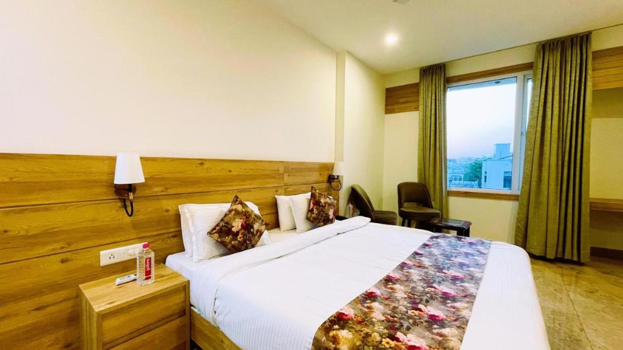 Hotel Amantran Inn Удайпур Екстериор снимка