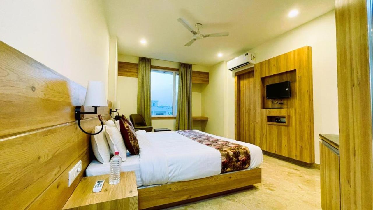Hotel Amantran Inn Удайпур Екстериор снимка